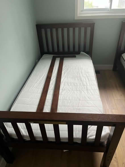 Photo of free 2 sngle beds, Orlns-Innes Viseneau (Viseneau) #2
