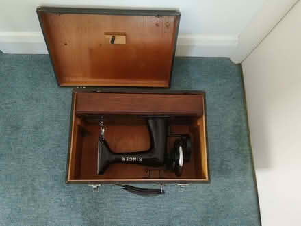 Photo of free Vintage Singer Sewing machines (Canons Corner HA7) #3