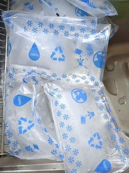 Photo of free 8 ice packs (Earlham NR4) #1
