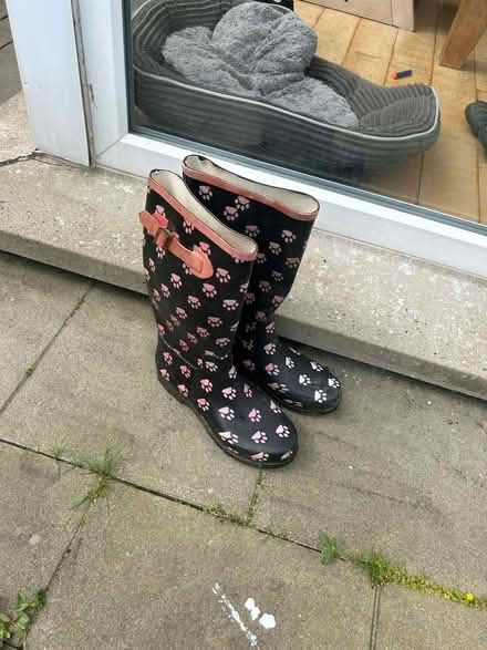 Photo of free Women’s wellies (BT6) #1