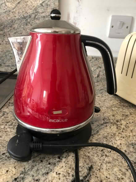 Photo of free DeLonghi kettle (Bear Flat) #1