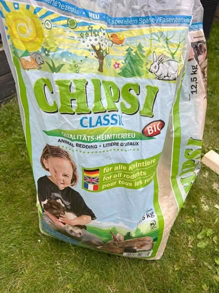 Photo of free 1/4 bag of animal bedding (Loscoe DE75) #1