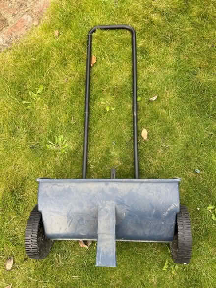 Photo of free Garden Spreader (Loscoe DE75) #1