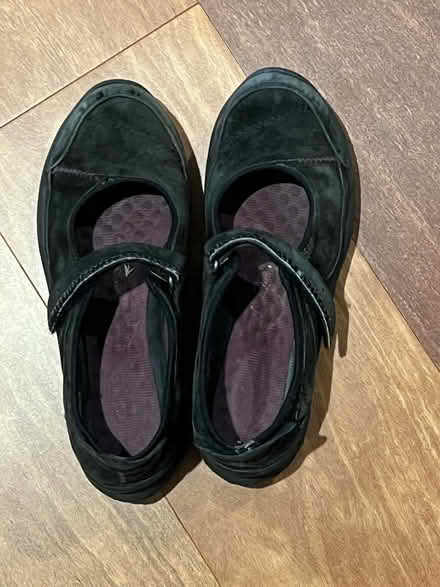 Photo of free Women’s Shoes size 7 (94304) #1