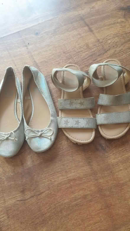 Photo of free Girls summer shoes size 1 (TW7) #1