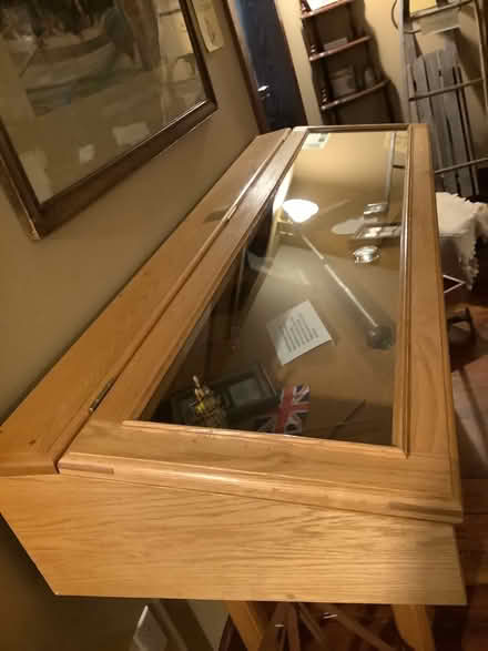 Photo of free Locking Display Case (Bronte) #2