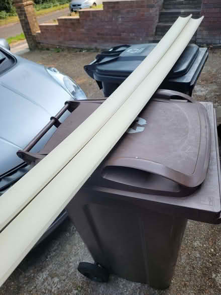 Photo of free 2 pieces of ceiling coving - Hollingdean (Lower Bevendean BN1) #1