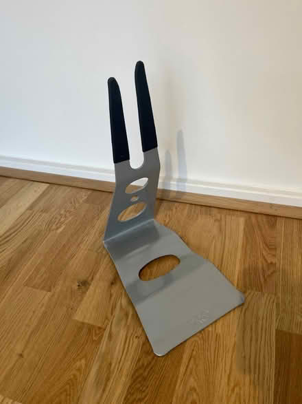 Photo of free Free standing bike stand (SW17) #1