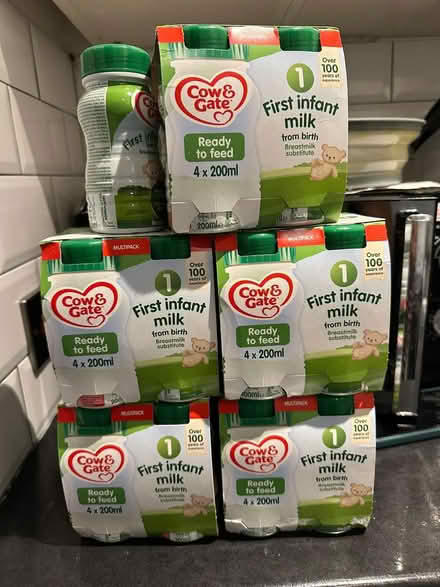 Photo of free Cow&gate first infant milk (WD6) #1
