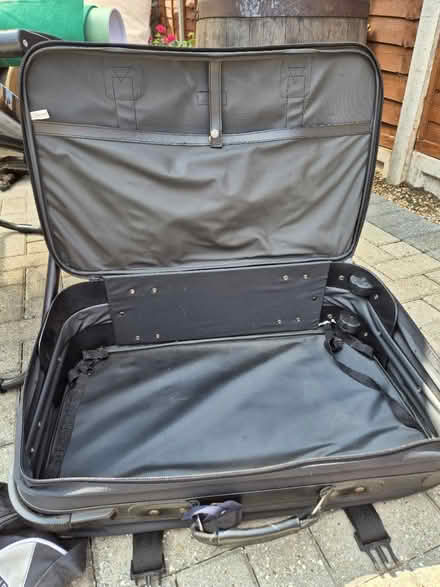 Photo of free Suitecase, handbag and shoebag (Welling) #2