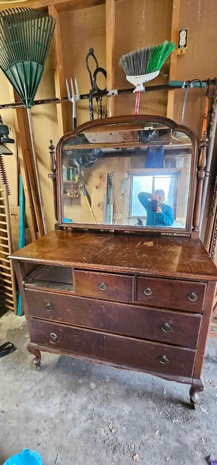 Photo of free antique dresser (near Shields & Prospect)