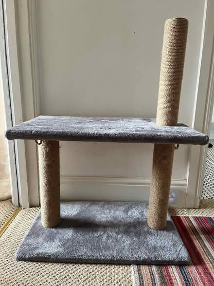 Photo of free Cat Scratching Platform (CT5) #1