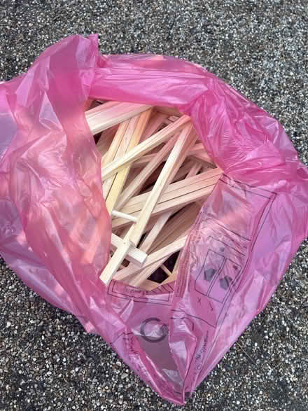 Photo of free A dozen small easels (CM3 East Hanningfield.) #3