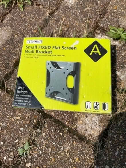 Photo of free TV wall mounting bracket. (Cosham PO6) #1