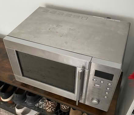 Photo of free 800W Microwave (Witney OX28) #2