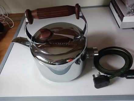 Photo of free Swan 6 pint electric kettle (Clavering CB11) #1