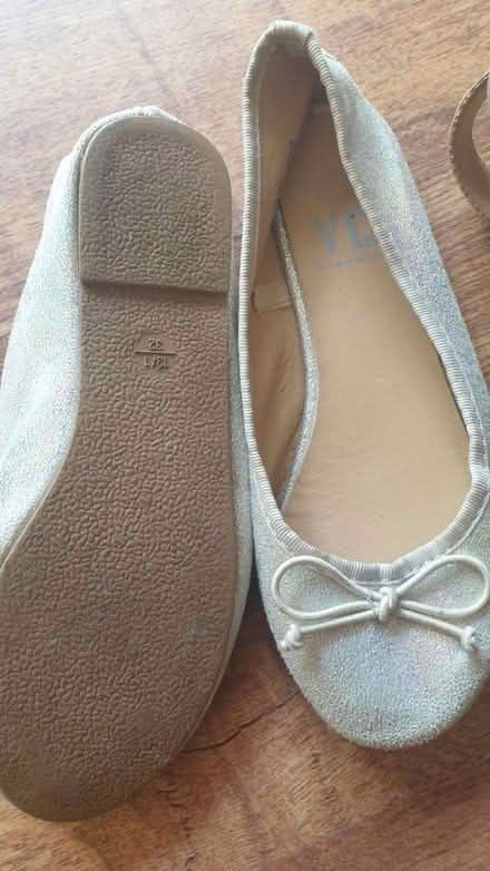 Photo of free Girls summer shoes size 1 (TW7) #2
