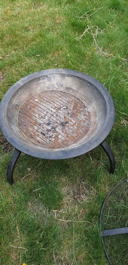 Photo of free Fire pit with mesh lid and bbq grill (IP4) #3