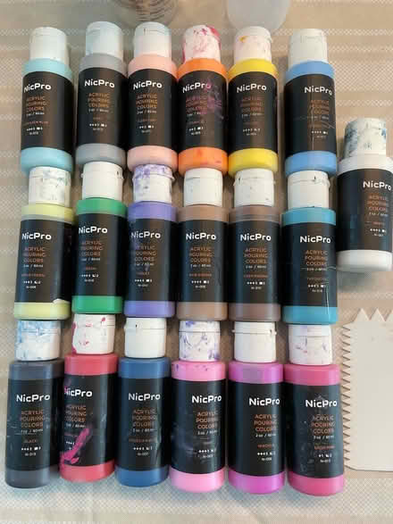 Photo of free Acrylic paint pouring supplies (Mt View near Springer / Cuesta) #2