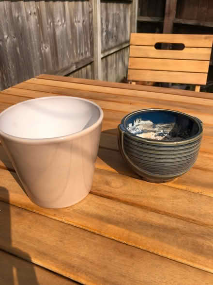 Photo of free Plant pots (BS32) #2