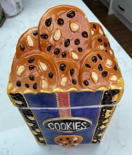 Photo of free Porcelain Cookie Jar (Witney OX28) #1