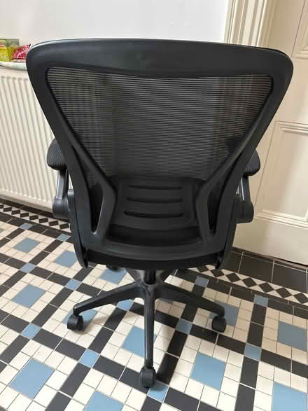 Photo of free Office chair (Gu152hj) #3