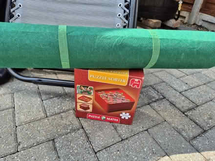 Photo of free Jigsaw puzzel sorter and mat (Welling) #1
