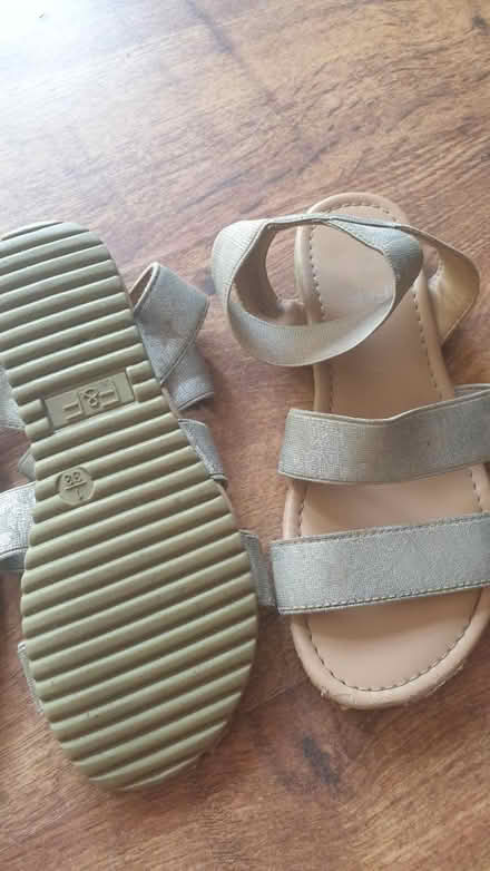 Photo of free Girls summer shoes size 1 (TW7) #3