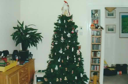 Photo of free Large artificial Christmas tree (GU21) #1
