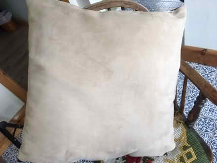 Photo of free Cushion (metfield, IP20) #3