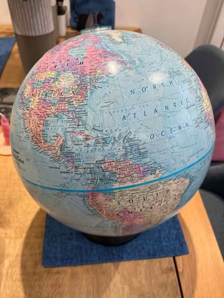 Photo of free Desk globe (PO13 Lee on solent) #1