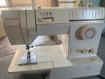 Photo of free Singer sewing machine (SG5) #1