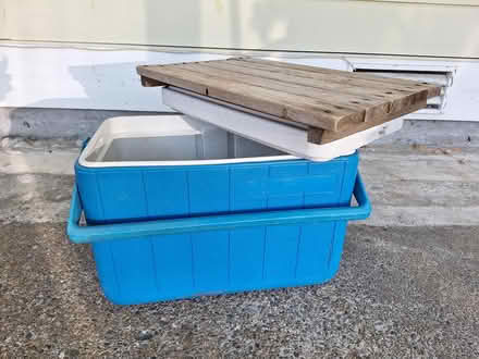 Photo of free Small cooler with bench seat (South Lynnwood) #1
