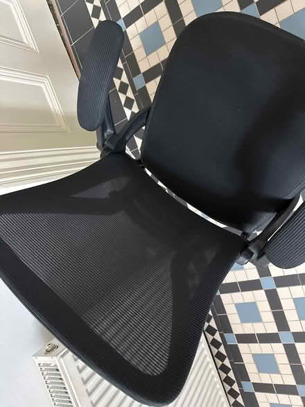 Photo of free Office chair (Gu152hj) #2