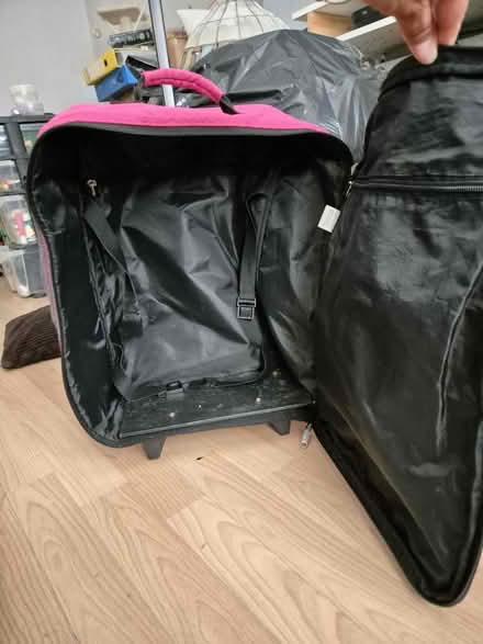 Photo of free Child's travel case (SE18) #4