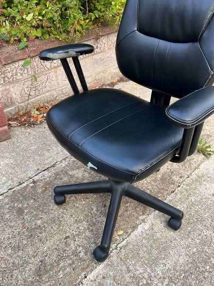 Photo of free Height adjustable office chair (Fareham PO16 Uplands) #1