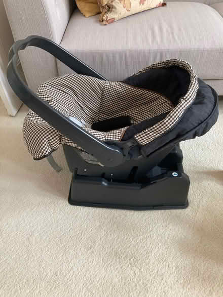 Photo of free Mama & Papa car seat (Hucclecote GL3) #1
