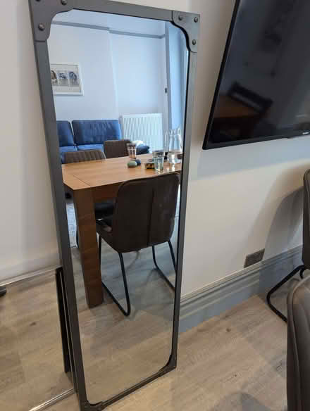 Photo of free Large mirror (Ravenscourt Park W6) #1