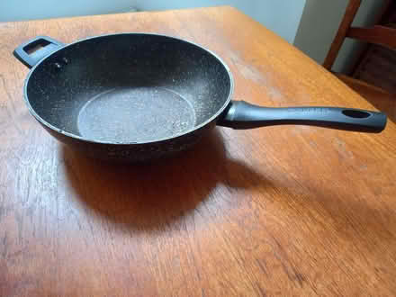 Photo of free Wok style 28cm frying pan - deep (Loughborough Junction SE5) #1