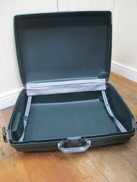 Photo of free Samsonite suitcase on 2 wheels (New Hinksey OX1) #3