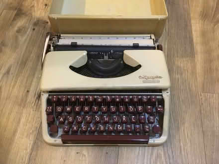 Photo of free Vintage typewriter (L17 Aigburth) #1