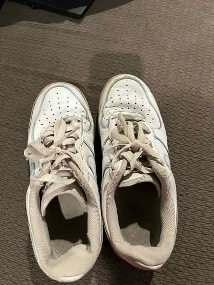Photo of free Nike Air Men’s size 7.5 (94304) #2