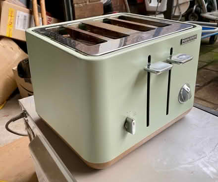 Photo of free 4 slice Toaster (Frankston) #1