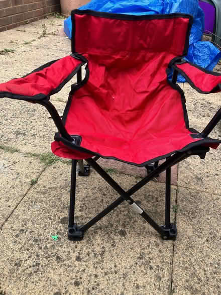Photo of free Red child’s camping chair (suit 4-5 year old) (Tilehurst RG31) #1