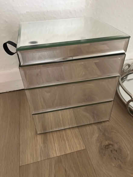 Photo of free Mirrored jewellery box (Reigate) #1