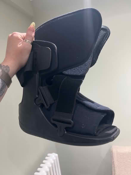 Photo of free Medium size fracture boot (SE20) #1