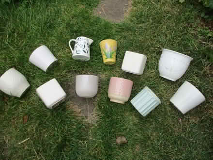 Photo of free ceramic plant pots in plastic storage tub (New Hinksey OX1) #3