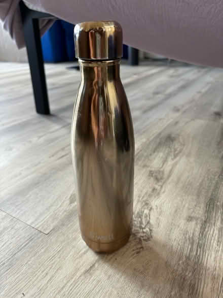 Photo of free Rose gold Swell water bottle (Duboce Triangle/Castro)