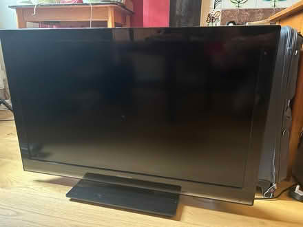 Photo of free Panasonic Viera LCD TV 32" (Wells BA5) #3