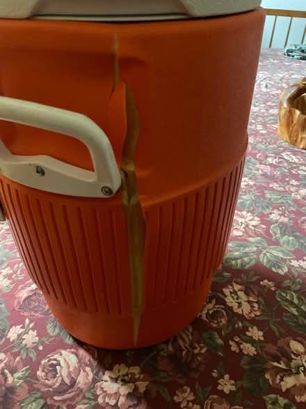 Photo of free 5 gallon igloo drink cooler (South acton) #2
